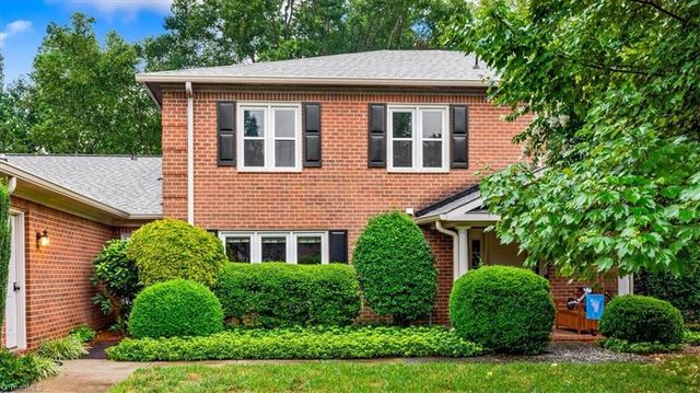 879 Brookleigh Court, Winston-salem, NC 27104