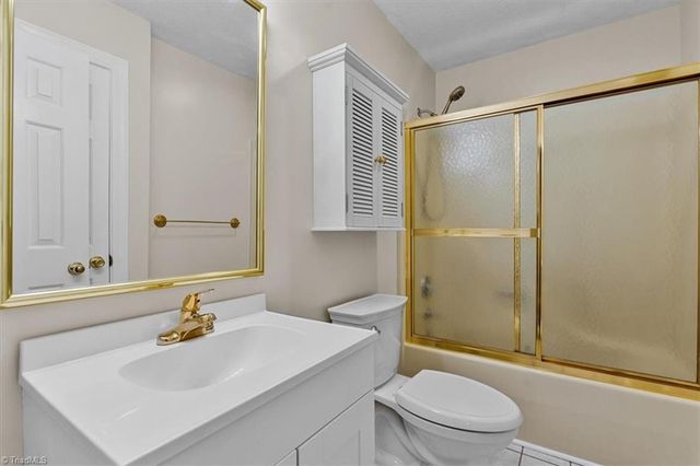 879 Brookleigh Court, Winston-salem, NC 27104