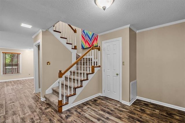 879 Brookleigh Court, Winston-salem, NC 27104