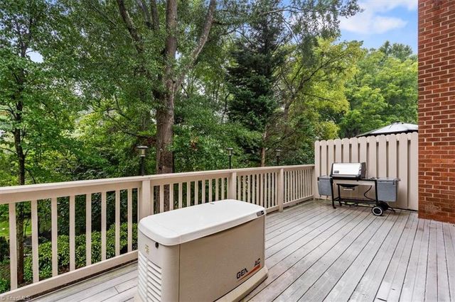879 Brookleigh Court, Winston-salem, NC 27104