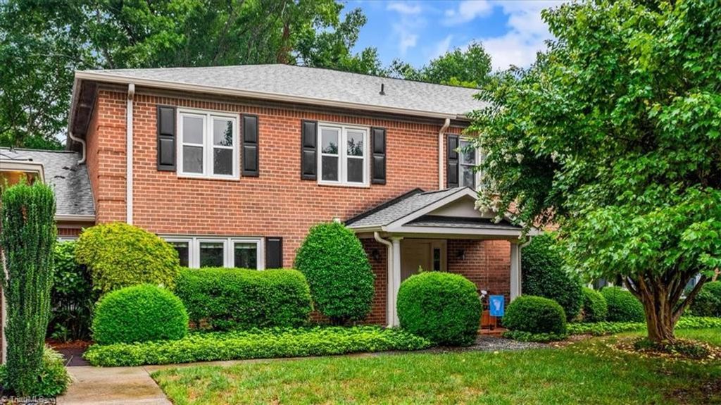 879 Brookleigh Court, Winston-salem, NC 27104