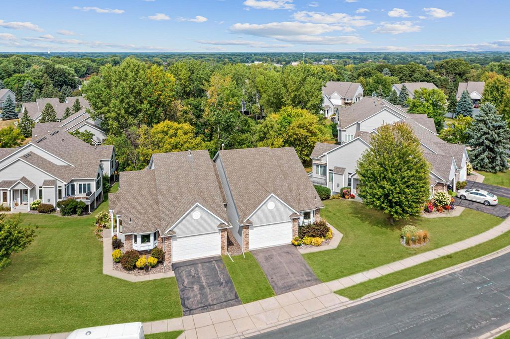 1067 Westcliff Curve, Shoreview, MN 55126 — photo 2