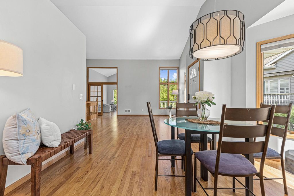 1067 Westcliff Curve, Shoreview, MN 55126 — photo 4