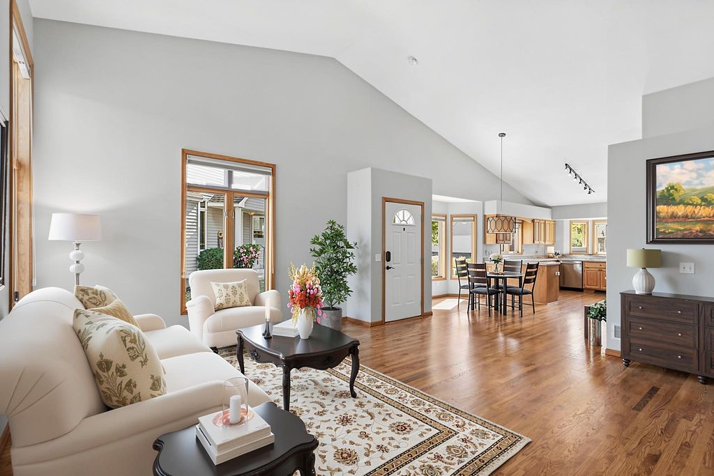 1067 Westcliff Curve, Shoreview, MN 55126 — photo 5