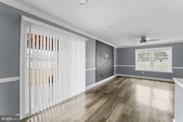 16 E 7TH AVE, Pine Hill, NJ 08021