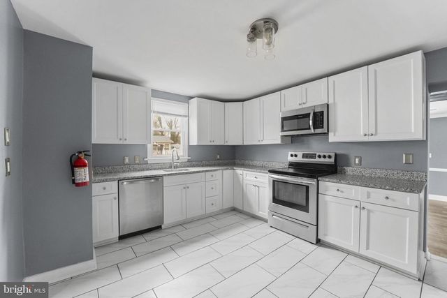 16 E 7TH AVE, Pine Hill, NJ 08021