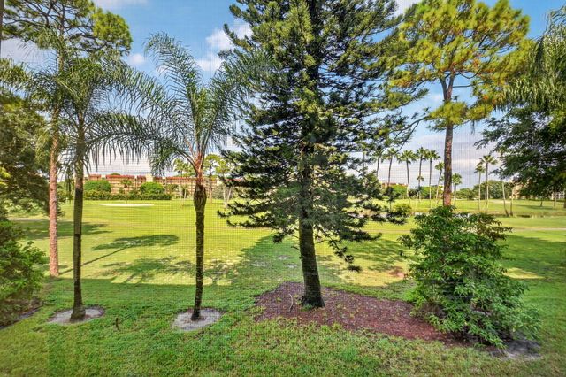 3810 Via Poinciana 206, Lake Worth, FL 33467