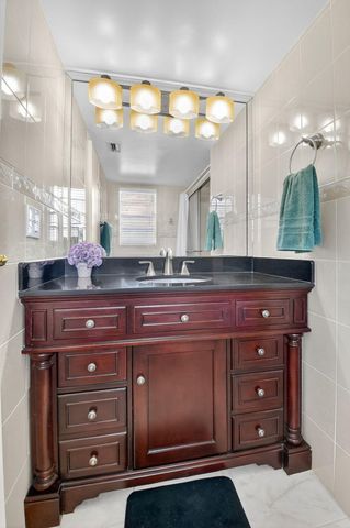 3810 Via Poinciana 206, Lake Worth, FL 33467