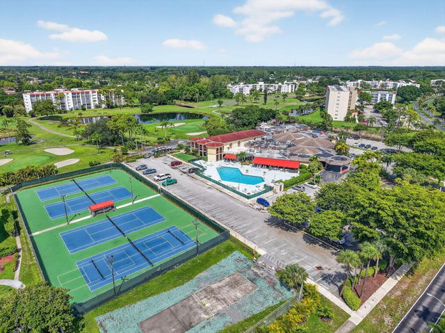 3810 Via Poinciana 206, Lake Worth, FL 33467