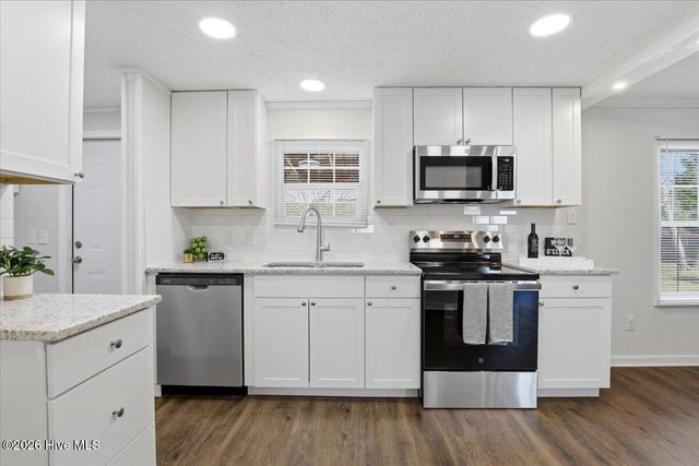 2339 Grover Hardee Road, Winterville, NC 28590