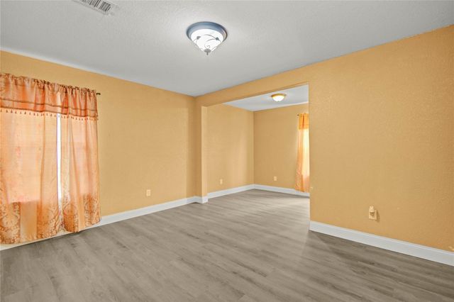 117 Camellia Street, Lake Jackson, TX 77566