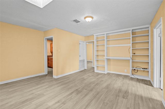 117 Camellia Street, Lake Jackson, TX 77566
