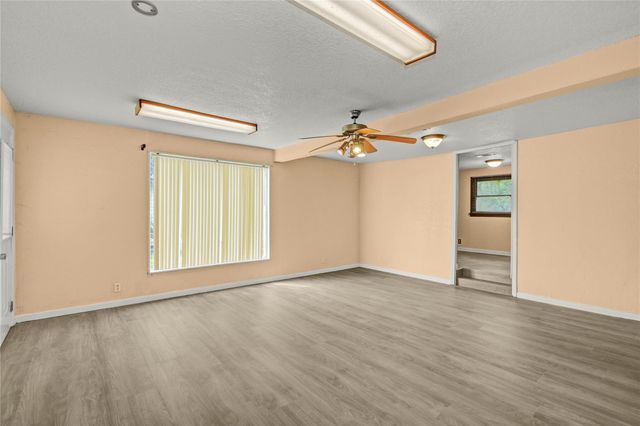117 Camellia Street, Lake Jackson, TX 77566