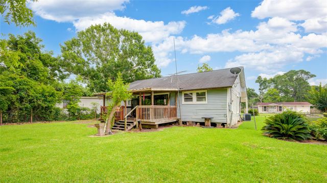 117 Camellia Street, Lake Jackson, TX 77566