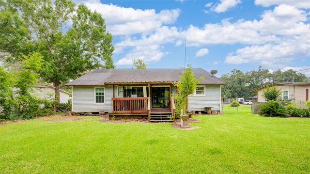 117 Camellia Street, Lake Jackson, TX 77566