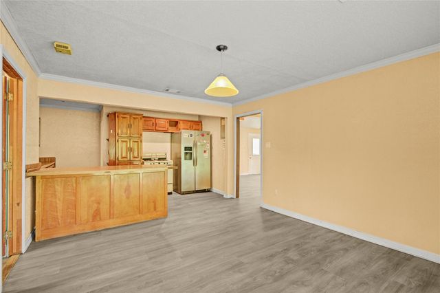 117 Camellia Street, Lake Jackson, TX 77566