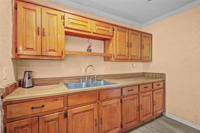 117 Camellia Street, Lake Jackson, TX 77566