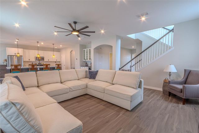 1261 LONE PALM WAY, St Cloud, FL 34771