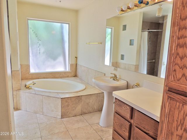 15814 N 6TH Avenue, Phoenix, AZ 85023