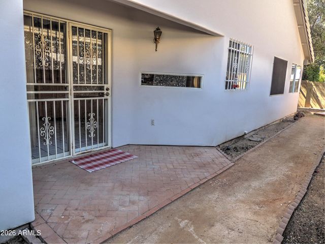 15814 N 6TH Avenue, Phoenix, AZ 85023