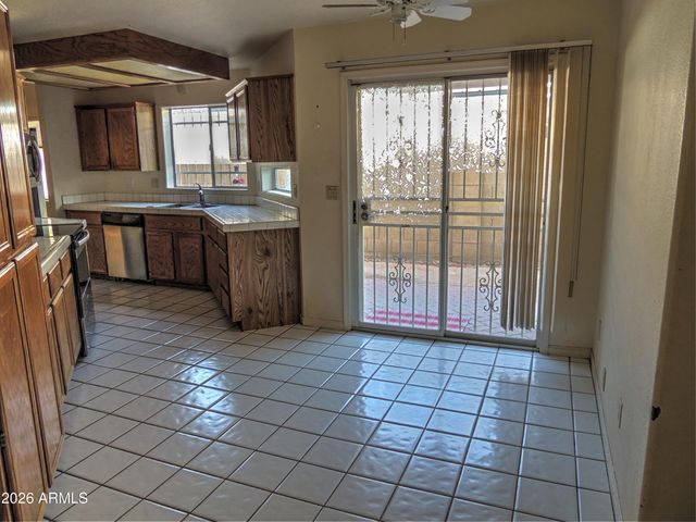 15814 N 6TH Avenue, Phoenix, AZ 85023