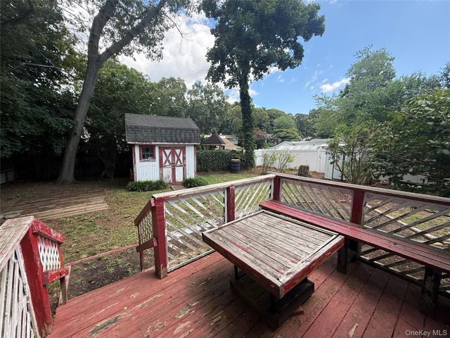 7 Connelly Drive, Lake Grove, NY 11755