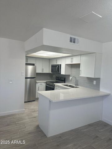 13207 N 21ST Place 6, Phoenix, AZ 85022