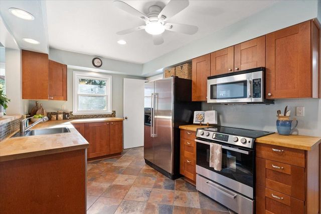 5133 Tomahawk Trail, Madison, WI 53705