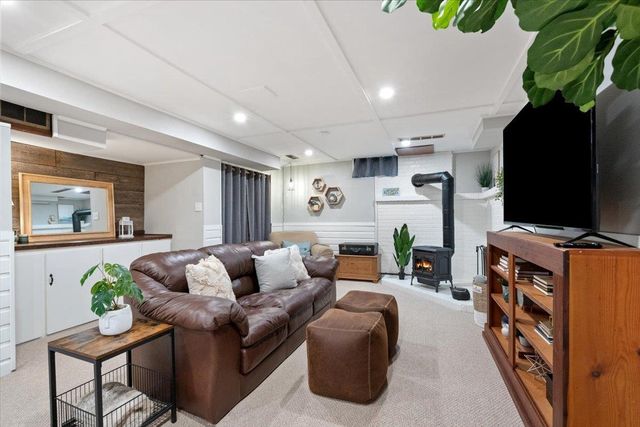 5133 Tomahawk Trail, Madison, WI 53705