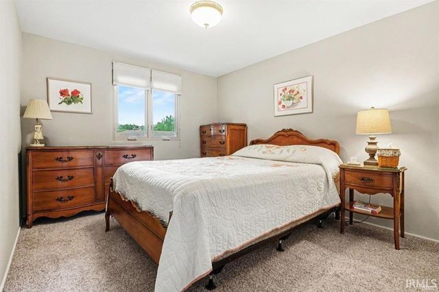 2009 Scottswood Circle, South Bend, IN 46617