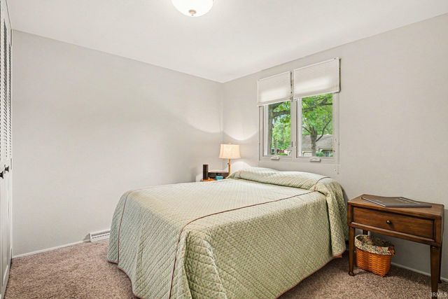 2009 Scottswood Circle, South Bend, IN 46617
