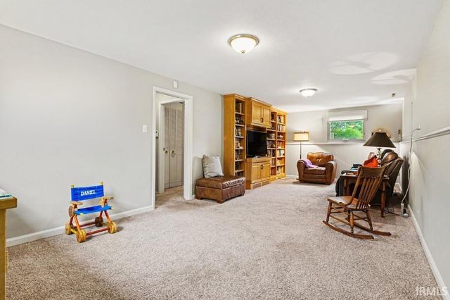 2009 Scottswood Circle, South Bend, IN 46617