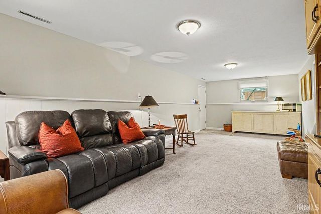 2009 Scottswood Circle, South Bend, IN 46617