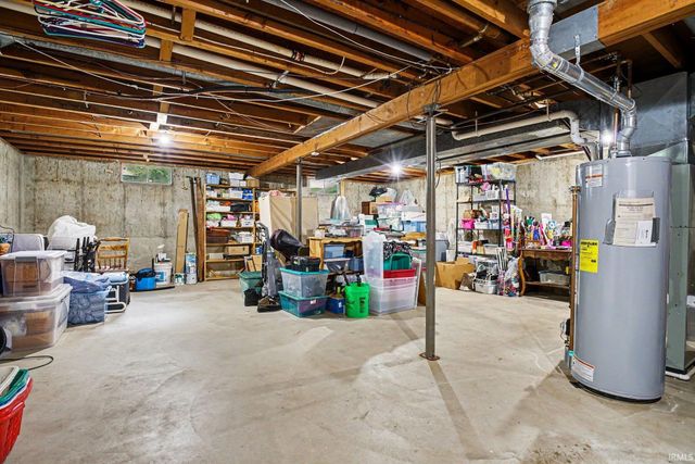 2009 Scottswood Circle, South Bend, IN 46617