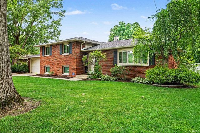 2009 Scottswood Circle, South Bend, IN 46617