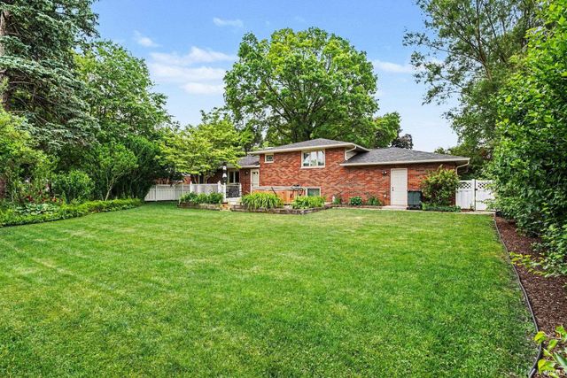 2009 Scottswood Circle, South Bend, IN 46617