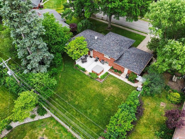 2009 Scottswood Circle, South Bend, IN 46617