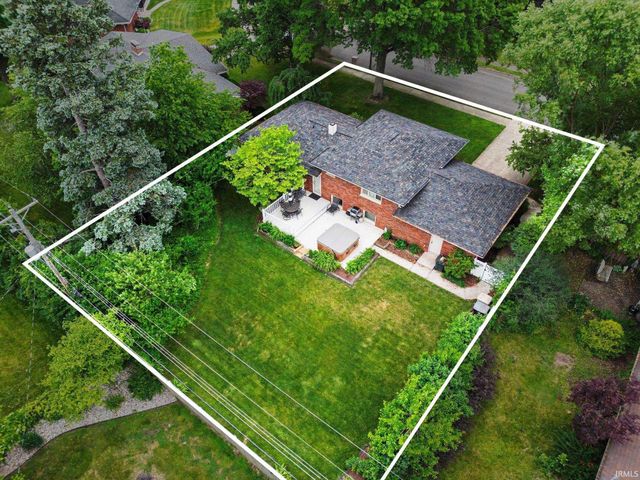 2009 Scottswood Circle, South Bend, IN 46617