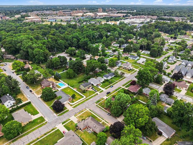 2009 Scottswood Circle, South Bend, IN 46617