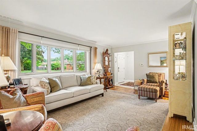 2009 Scottswood Circle, South Bend, IN 46617