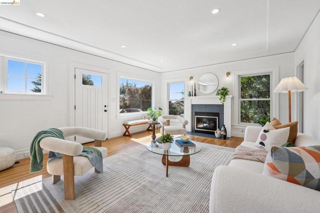 1909 San Antonio AVE, Berkeley, CA 94707
