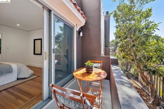 1909 San Antonio AVE, Berkeley, CA 94707