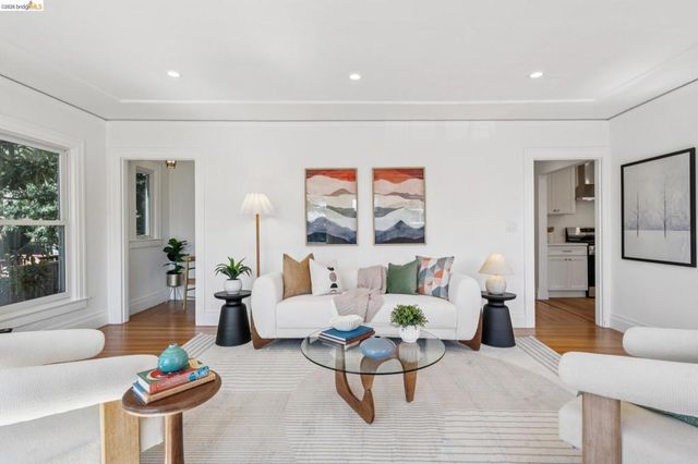 1909 San Antonio AVE, Berkeley, CA 94707