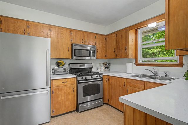 16 Colbert Street, Essex Junction, VT 05452
