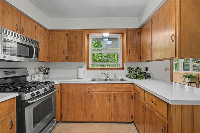 16 Colbert Street, Essex Junction, VT 05452
