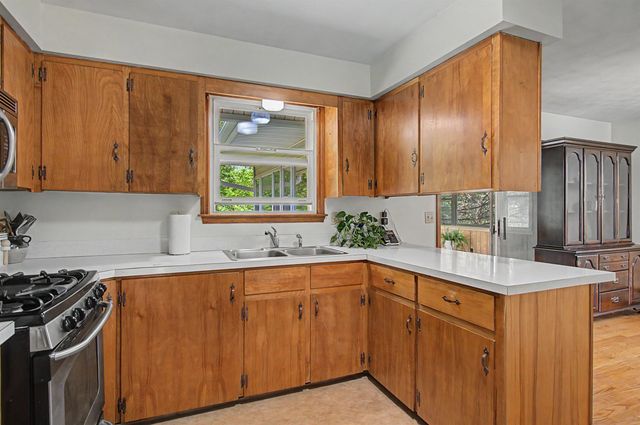 16 Colbert Street, Essex Junction, VT 05452