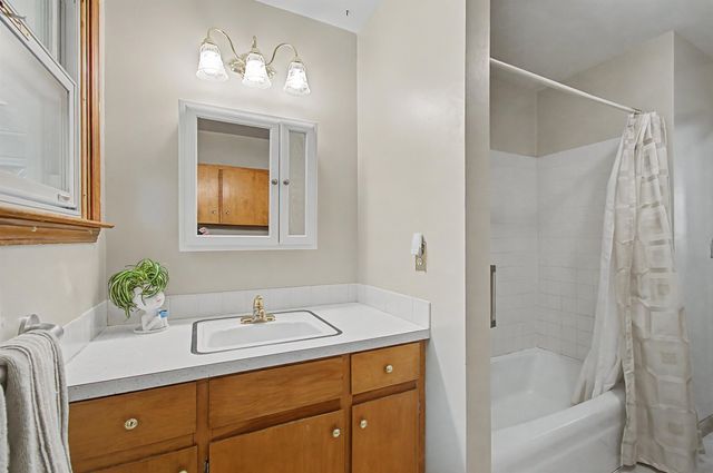 16 Colbert Street, Essex Junction, VT 05452