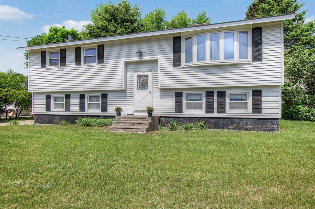 16 Colbert Street, Essex Junction, VT 05452