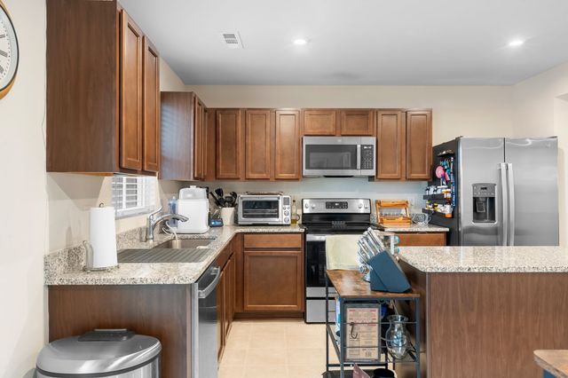 2935 Winterberry Dr Unit 10, Nashville, TN 37207