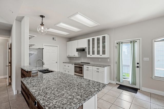 1620 Point Vw, Spring Branch, TX 78070